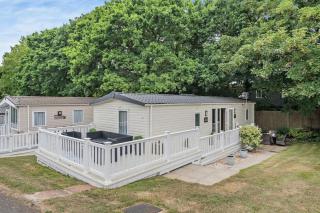 Maple Brook Lodge Sea Breeze Shorefield - 0
