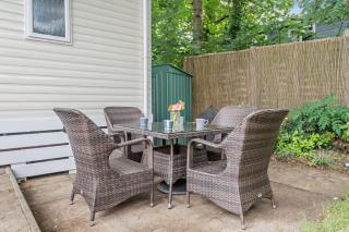 Maple Brook Lodge Sea Breeze Shorefield - 1