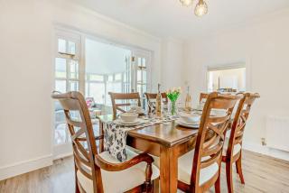 Henrow House Lymington 4 Bed Detached Home with Hot Tub - 2