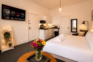 K Suites - Wellesley Road 1 - 3