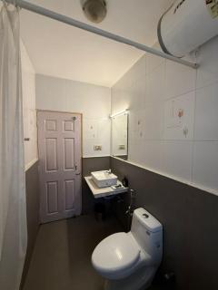 Goveia Holiday Homes By RoomzAway - 8
