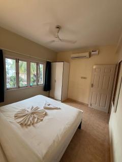 Goveia Holiday Homes By RoomzAway - 2