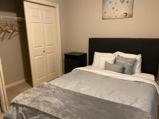 Entire Home in Edmonton South 15 Minutes to Airport - 2
