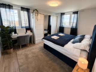 Skyline View Apartment - 1