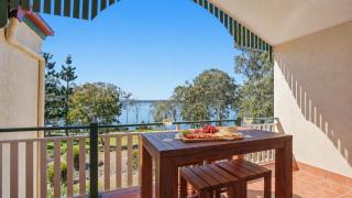 Tinaroo Lodge Lakeview Escape with Pool Access - 9