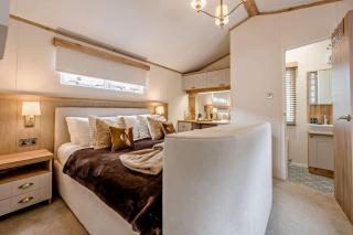 Bunny Lodge Quiet 2-Bed Luxury Home near Milford on Sea - 3