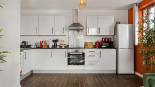 Contractors - Business Stays - Free Parking & WiFi - 2