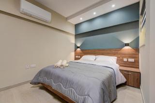 2 Bedroom Apt Close to Beach with side Sea Views - 3