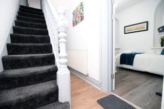 Spacious 5BR Home Sleeps 11 Parking - 5