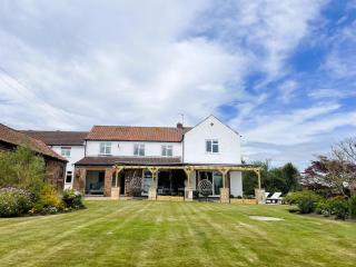Deighton Lodge - 1