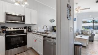 Pinetree Parlor - 6