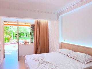 Guest House Kasa Garden - 2