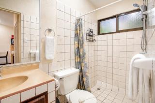 Tropical Beach Escape with Pool & Fast Wi-Fi - 8