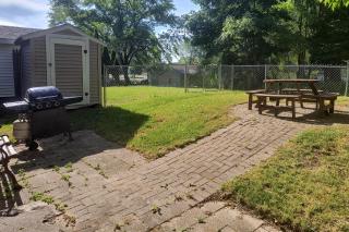 2 Mi to CMU! Quaint Bungalow w/ Fenced Backyard - 8