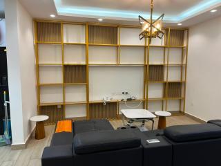 House 988 - 1