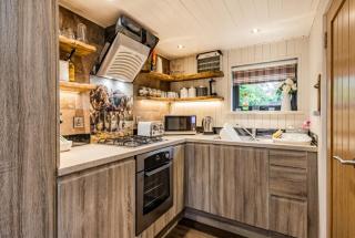 Oak Tree Lodge - Luxury 2-Level Shepherd's Hut near Dartmouth - 2