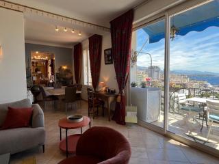 Plein coeur de Monaco, à 300 mètres à pied du port de Monaco, 4 pièces dans des escaliers vue mer exceptionnelle - 8