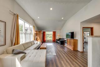 2 Mi to Bay! Pet-Friendly Oak Harbor Retreat - 0