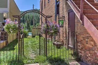 Black Hills Basecamp: 2 Historic Dtwn Custer Apts - 9