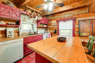 Unique Mammoth Cave Cabin w/ Teepee & Hot Tub! - 3