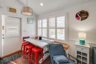 Walk to Bay Village, Beaches & More! Cozy Cottage - 4