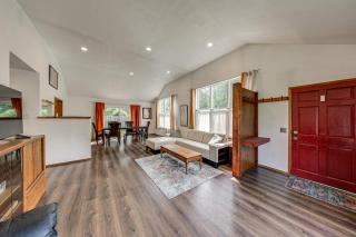 Combined Main House + Studio in Oak Harbor! - 6
