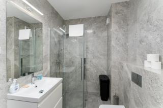 Tauron Arena Harmony Apartment by BookingHost - 4