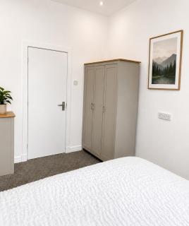 Snowdon Apartments - 7