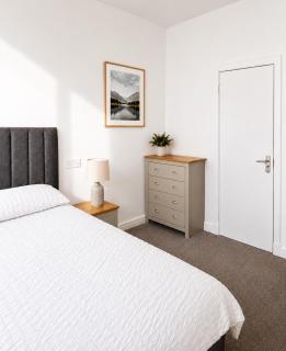 Snowdon Apartments - 4
