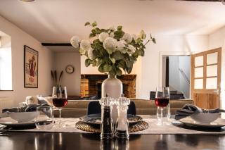 Grade II Listed Flint Cottage Sleeps 4 - 3