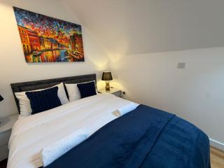Stylish City Centre Apartment - 7