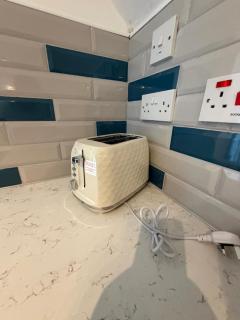 Stylish City Centre Apartment - 3