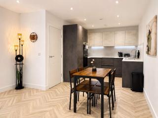 Modern 1BR - Sleeps 4 - Free Parking - Manchester - 4