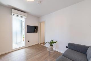 Split Central City Apartment - 6