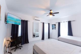 CROWN PISCINA PRIVADA-9 Habts-12 Camas-CERCA DE TODO! -  - 1