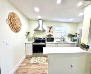 Sleeps 9 Quiet and Private Beach Access Walkable - 5