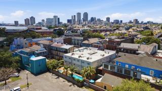 1BR Frenchmen Stay w Pool, Hot Tub & Balcony - 7