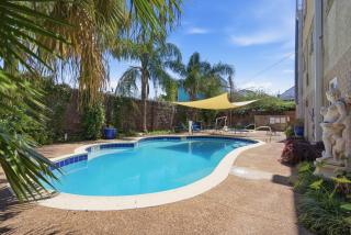 Elegant 1BR w Pool & Hot Tub on Frenchmen St - 1