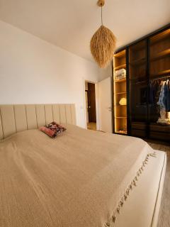 Beachfront Escape 5 star Resort, Balcony and Parking - 6