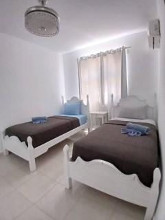 Second Floor Condo - Walk to Beach - 5