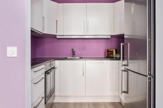 The Cozy Violet Hideaway - 4