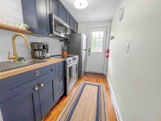 Willard By the Sea - 30 ft to the beach- 2nd floor - 8