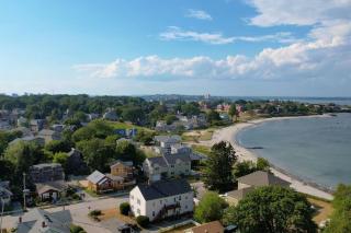 Willard By the Sea - 30 ft to the beach- 2nd floor - 7