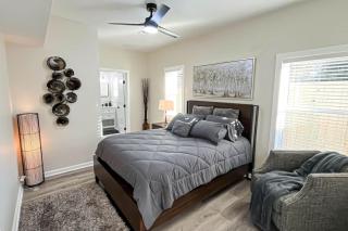 Spacious 5BR Home Sleeps 12 Pet Friendly - 7
