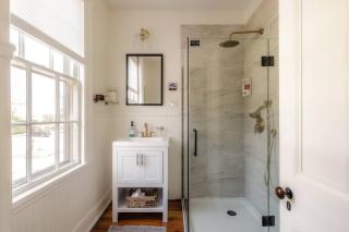 The LUXE, City Retreat - 2