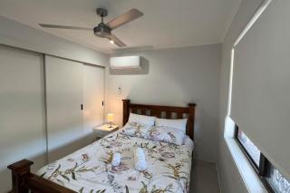Renovated House 3Bed Master with AC Free Parking - 6