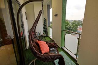 Modern 2BR Accra Apartment with King Bed and Year Round Pool - 1