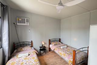2 Bed room House with 2 AC and Free Parking - 3