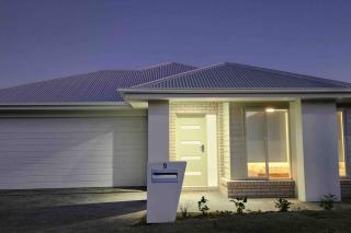 New house Master with ensuite and AC 2 Bath - 9