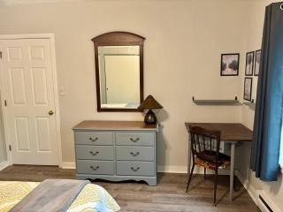 One Bedroom Apartment with Balcony, Pool and Hot Tub near Loon Mountain - 8